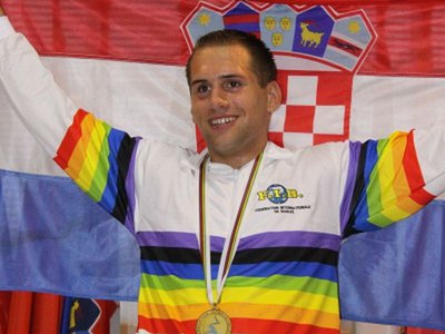 Leo Brnić oborio juniorski svjetski rekord